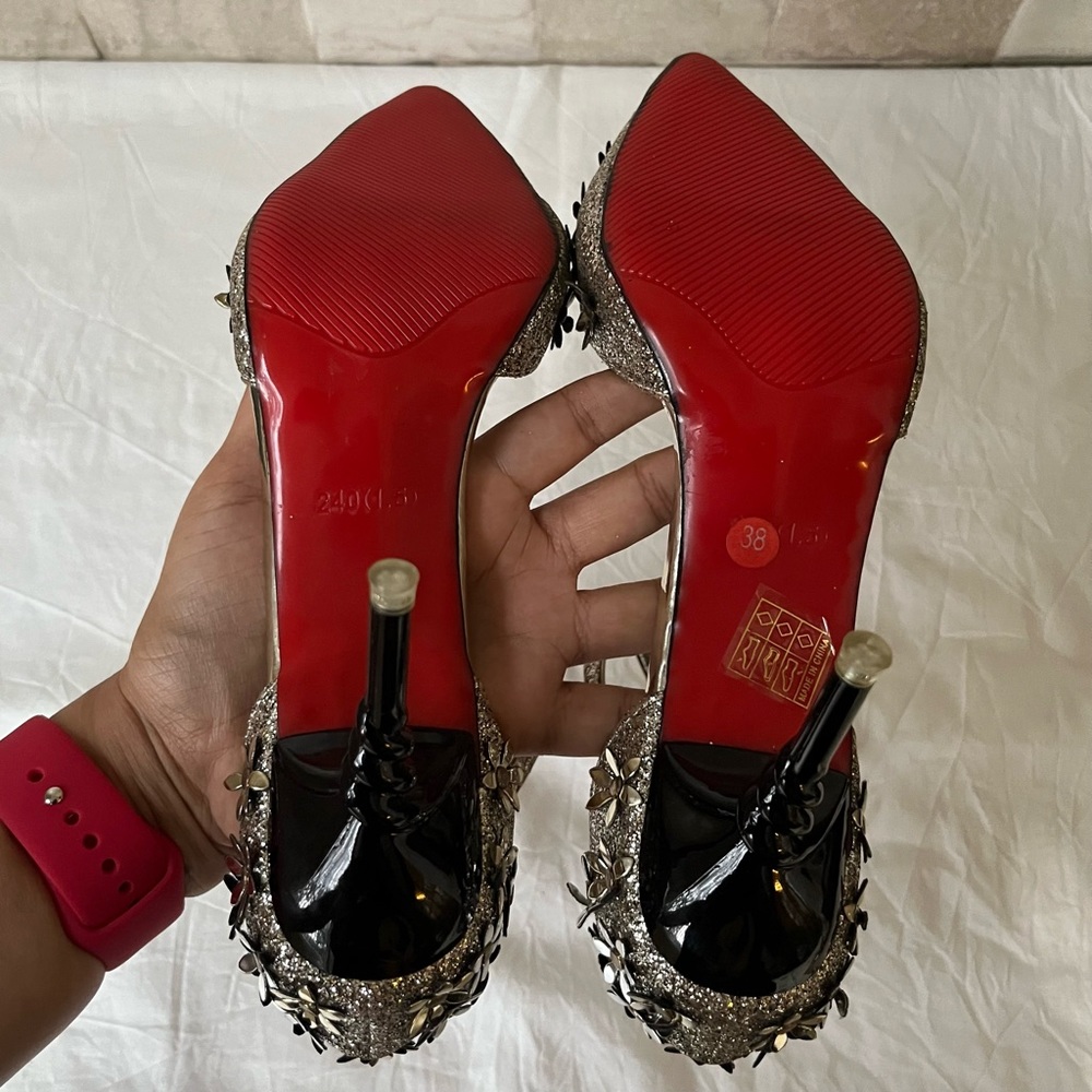 Imported heels with 3D flowers ~ NEW & UNUSED - Picture 6 of 9